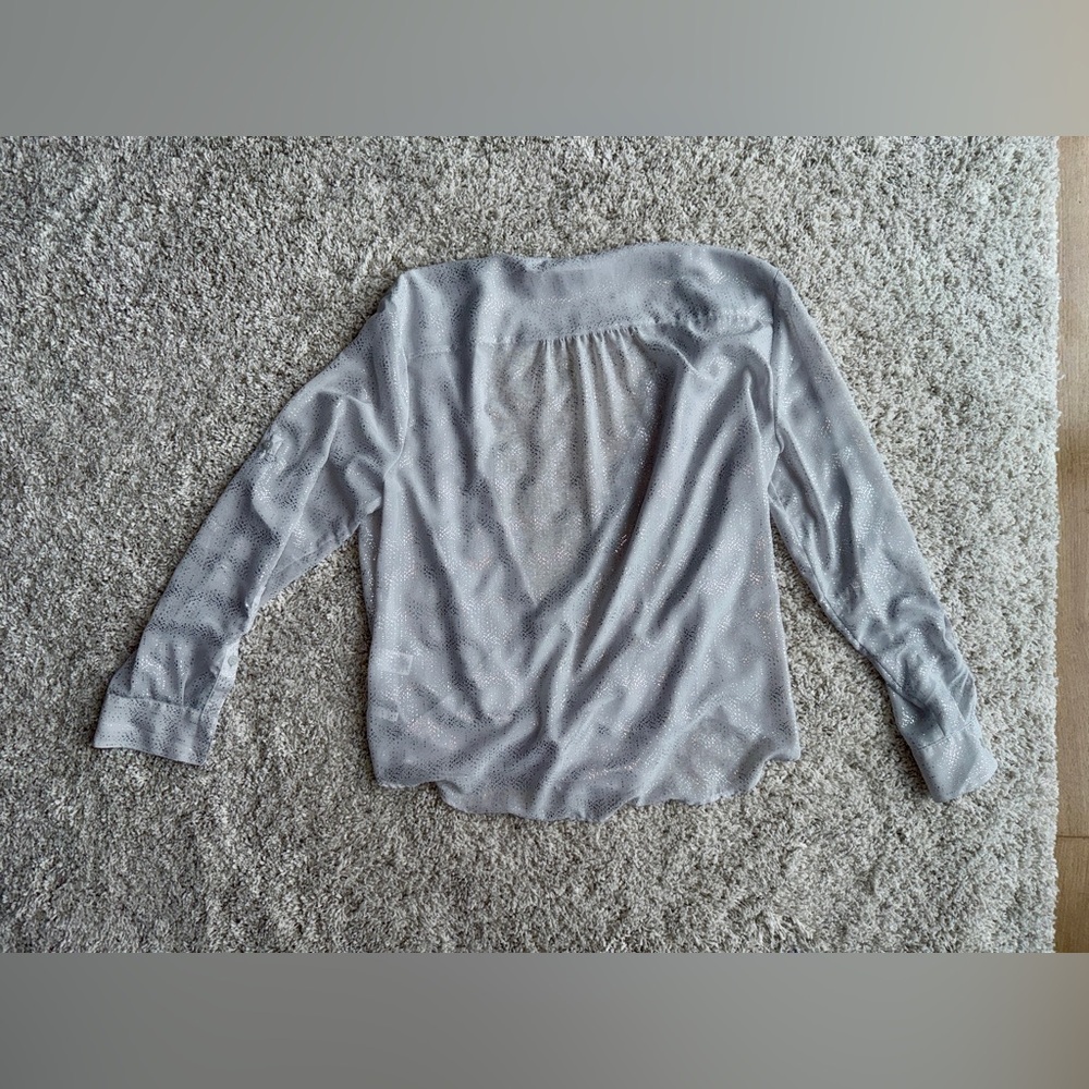 New York & Company long sleeve metallic & white blouse wrap front v neck size XL - Picture 3 of 6